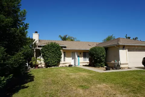 3929 Jasper St, Selma, CA 93662 photo 1