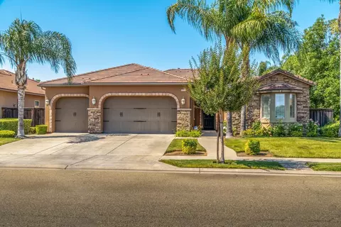 3375 Mitchell Ave, Clovis, CA 93619 photo 1