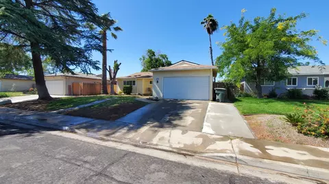 107 W Richert Ave, Clovis, CA 93612 photo 1