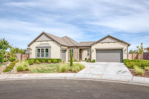 552 Pinnacle Dr W, Madera, CA 93636 photo 1