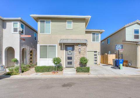 2703 Commonwood Ln, Clovis, CA 93619 photo 1