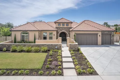 1632 N De Wolf Ave, Clovis, CA 93619 photo 1