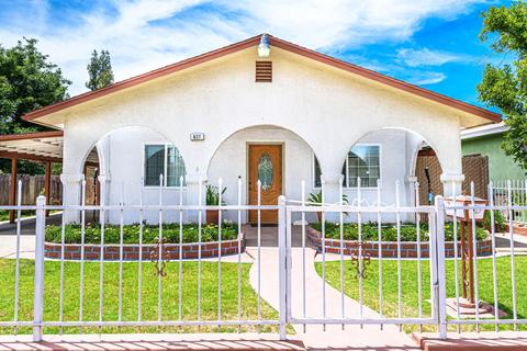 827 Post St, Sanger, CA 93657 photo 1