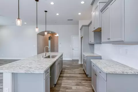 153 N Walnut Ave, Kerman, CA 93630 photo 1