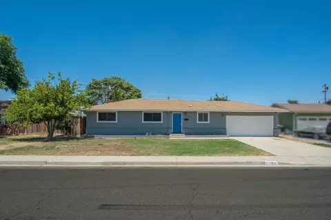 194 W Spring Ln, Lemoore, CA 93245 photo 1