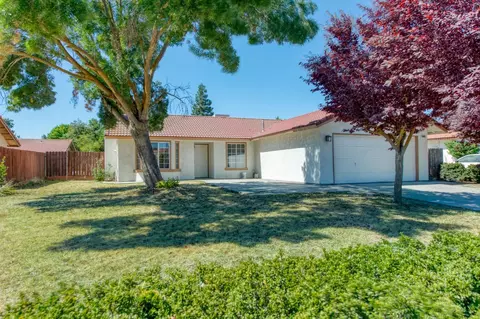 14460 W D St, Kerman, CA 93630 photo 1