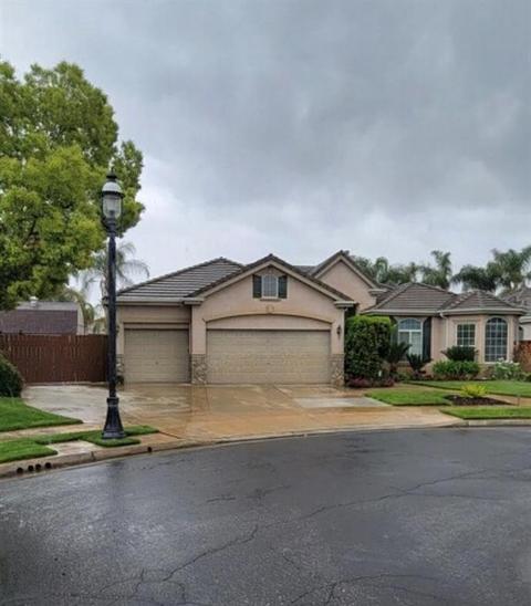 612 W Quincy Ave, Clovis, CA 93619 photo 1