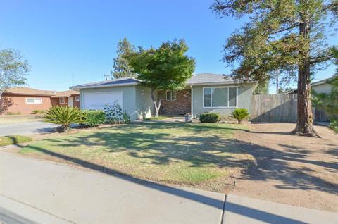 598 W Dennis Dr, Clovis, CA 93612 photo 1