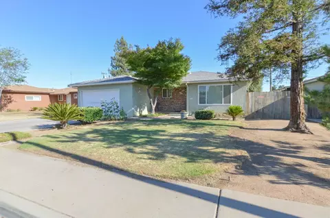 598 W Dennis Dr, Clovis, CA 93612 photo 1
