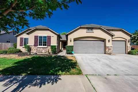 895 Legacy Dr, Lemoore, CA 93245 photo 1