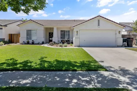 663 Bristol Ct, Lemoore, CA 93245 photo 1