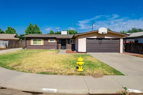 919 Avocado Dr, Lemoore, CA 93245 photo 1