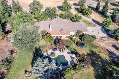6218 N Bataan Ave, Clovis, CA 93619 photo 1