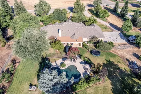 6218 N Bataan Ave, Clovis, CA 93619 photo 1