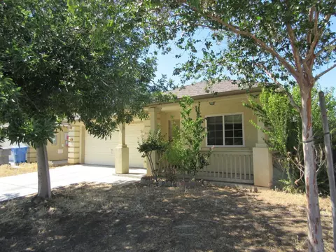 1267 Ardilla Dr, Madera, CA 93638 photo 1