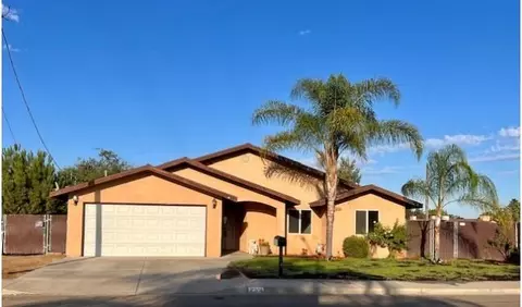 2304 Mitchell Ave, Selma, CA 93662 photo 1