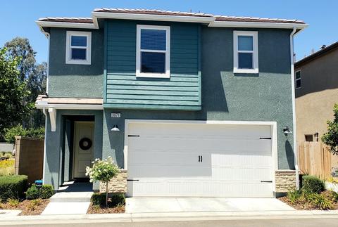 3671 Friendship Ln, Clovis, CA 93619 photo 1