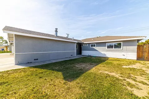 1156 E Malone, Hanford, CA 93230 photo 1