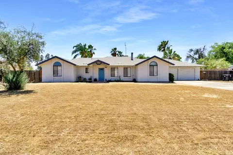 24764 Gardena Dr, Madera, CA 93638 photo 1