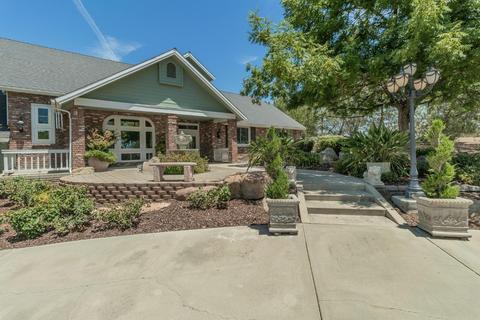 14240 E San Gabriel Ln, Sanger, CA 93657 photo 1
