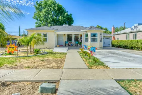 414 Adams St, Coalinga, CA 93210 photo 1