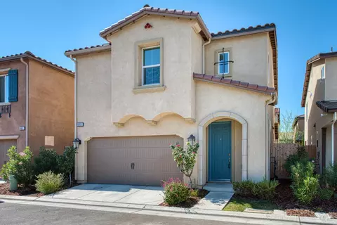 6053 E Brick Dr, Fresno, CA 93727 photo 1