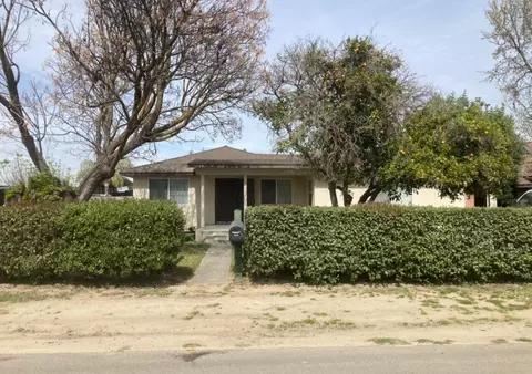 1028 E K St, Visalia, CA 93292 photo 1