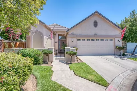 2391 Dawson Cove Ln, Clovis, CA 93611 photo 1