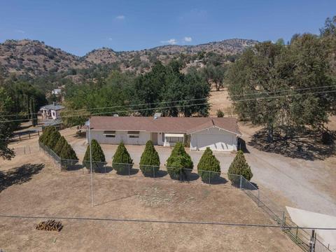 37278 Mistletoe Rd, Squaw Valley, CA 93675 photo 1