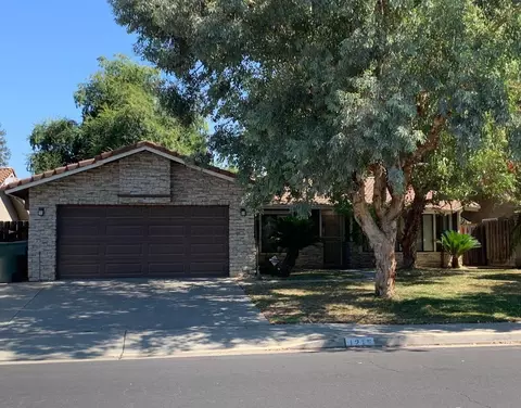 1215 Palo Alto Ave, Clovis, CA 93612 photo 1