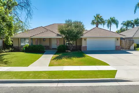 380 S Acacia Dr, Lemoore, CA 93245 photo 1