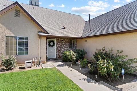 369 W Fremont Ave, Clovis, CA 93612 photo 1