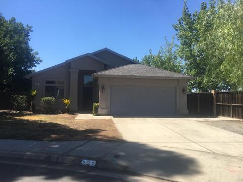 292 N Cypress Ave, Clovis, CA 93611 photo 1