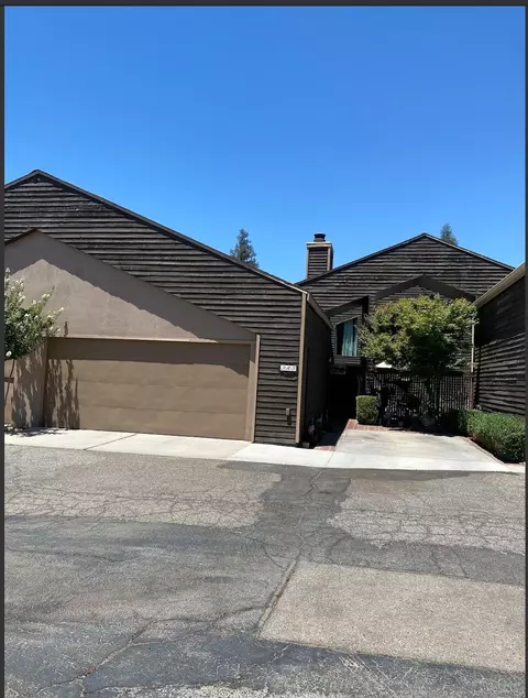 345 Sylmar Ave, Clovis, CA 93612 photo 1