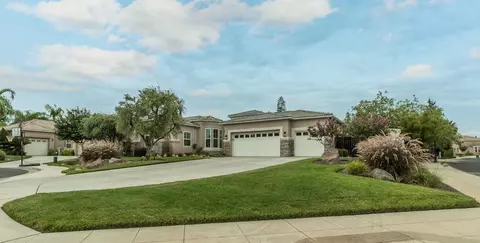 1896 N Jasmine Ave, Clovis, CA 93619 photo 1
