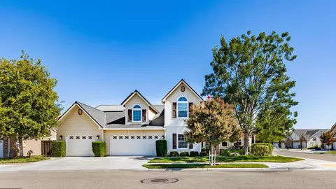 421 W Everglade Ave, Clovis, CA 93619 photo 1