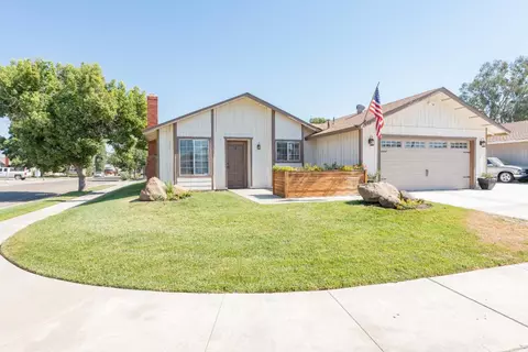 1350 E Cypress Ave, Tulare, CA 93274 photo 1