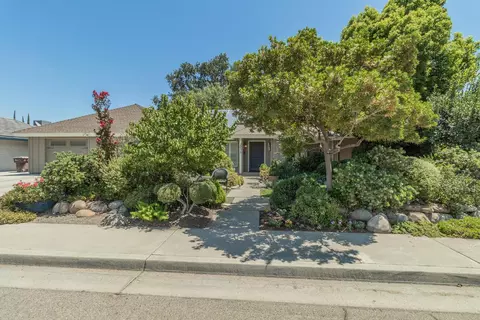2035 Landucci Dr, Firebaugh, CA 93622 photo 1