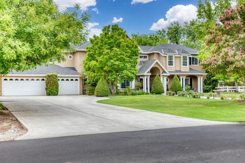 5687 E Province Ave, Clovis, CA 93619 photo 1