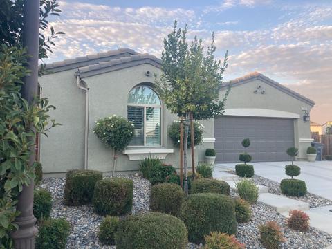 907 Lindsay Ln, Clovis, CA 93619 photo 1