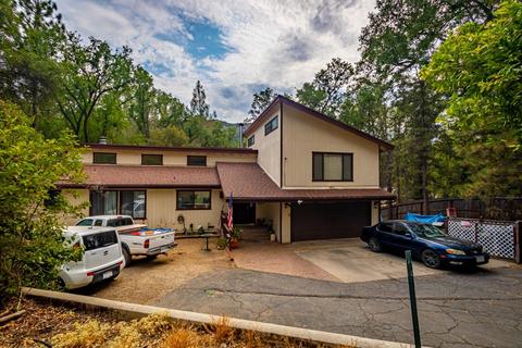 48908 Rock Point Rd, Oakhurst, CA 93644