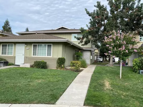 436 W Alamos Ave #2, Clovis, CA 93612 photo 1