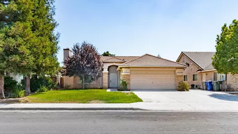 97 N Helm Ave, Clovis, CA 93612 photo 1
