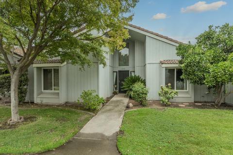 1822 Cougar Ln, Clovis, CA 93611 photo 1