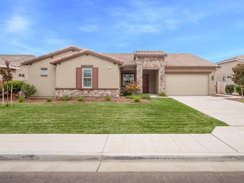741 E Skylar Ave, Fowler, CA 93625 photo 1