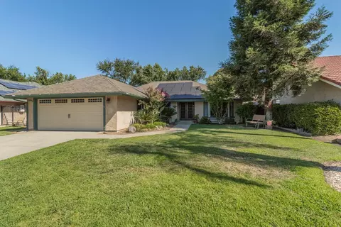 2479 Beverly Ave, Clovis, CA 93611 photo 1