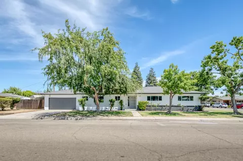 218 West Ave, Sanger, CA 93657 photo 1