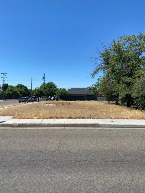 728 S A St, Madera, CA 93638 photo 1