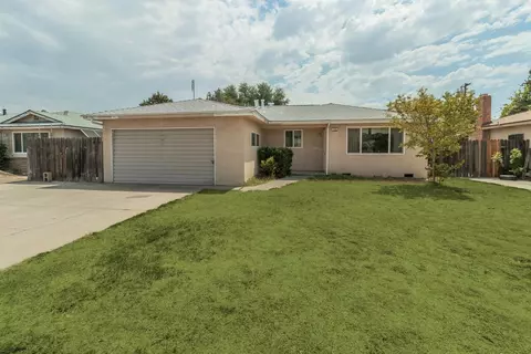 122 W Santa Ana Ave, Clovis, CA 93612 photo 1