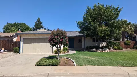 1061 Stanford Ave, Clovis, CA 93611 photo 1